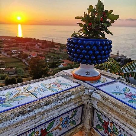Vila Gira Vota E Furria Santo Stefano di Camastra Exteriér fotografie